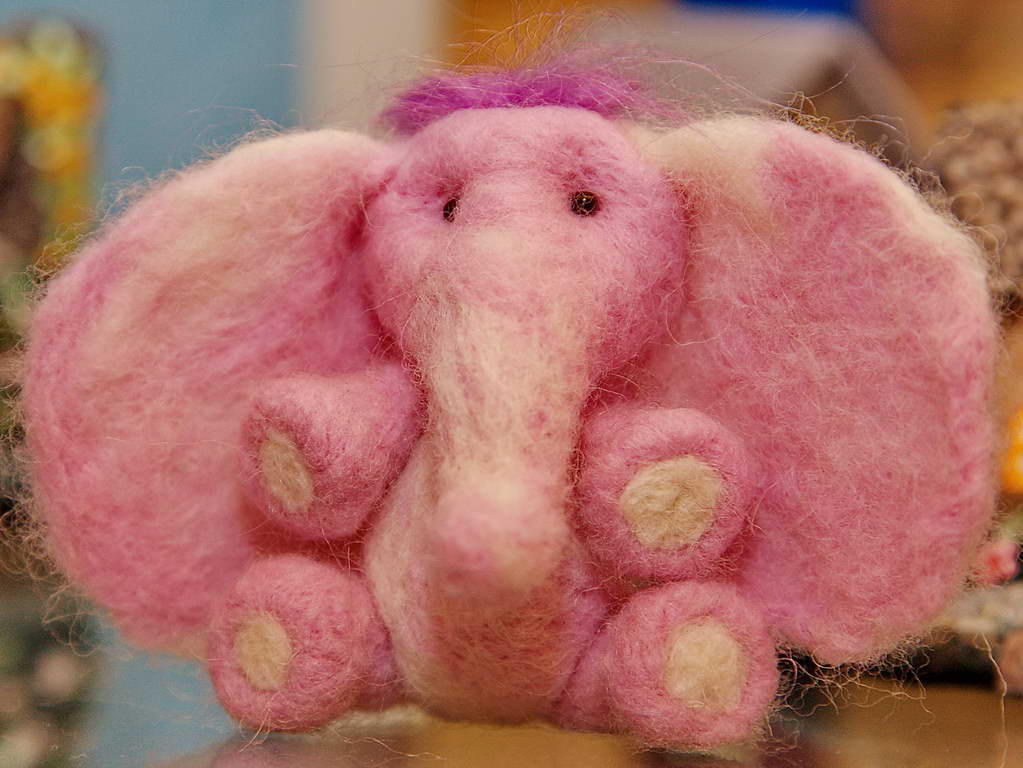 "Розовый слон" авторская кукла Ольги Павлычевой техника валяния шерсти